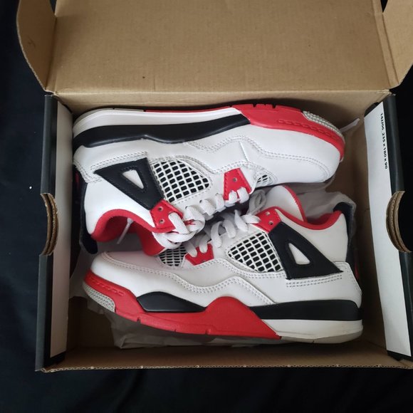 Jordan Retro 4 PreSchool - Picture 2 of 5